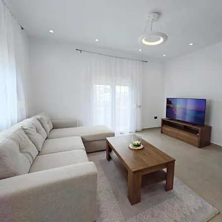 Sea View Hill 2 *